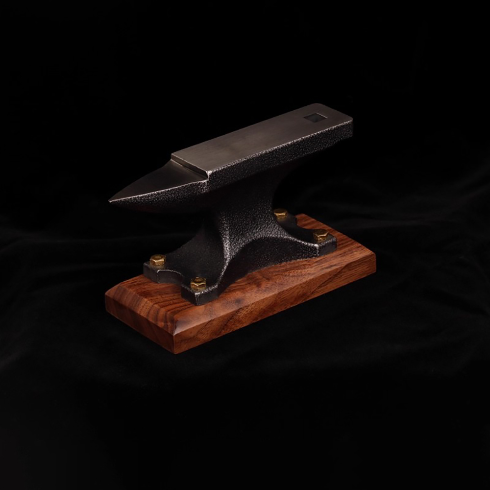 Mini Kowadło Stożkowe Biurkowe – Workshop Tools Toy recenzja i cena